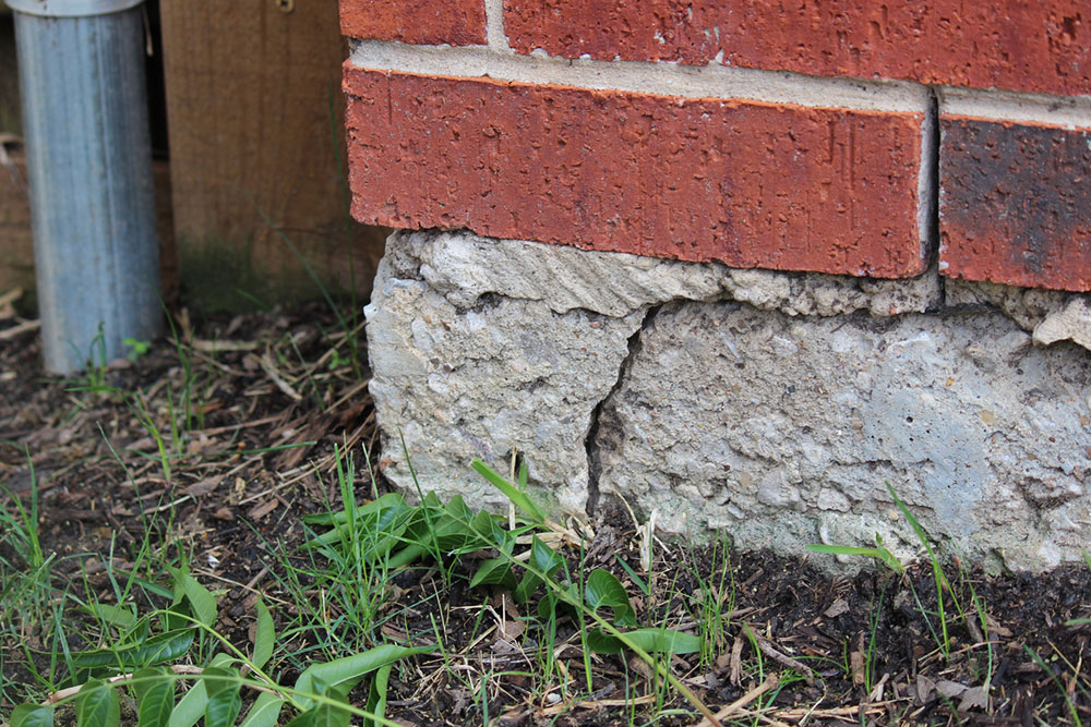 14 warning signs of home foundation problems