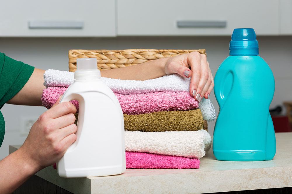 6 senior-friendly liquid detergents