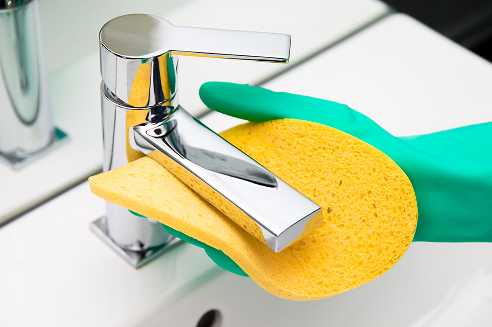 7 Helpful Solutions to Deep Clean Homes Without Harsh Chemicals