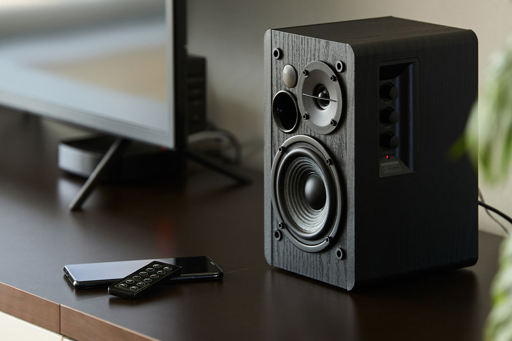 8 Things to Consider While Buying Stereo Speakers