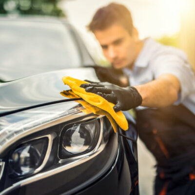 8 common mistakes to avoid while washing a car