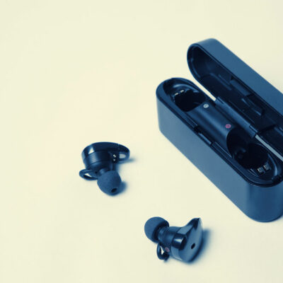 8 mistakes to avoid while buying earbuds and headphones