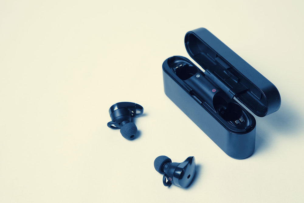 8 mistakes to avoid while buying earbuds and headphones